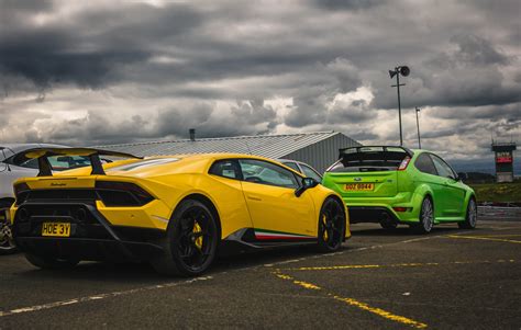 Two Very Different Types of Speed - Lamborghini Huracan Performante and ...