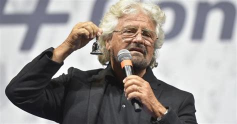 Grillo difende il figlio Anm Così sfiducia il processo Il