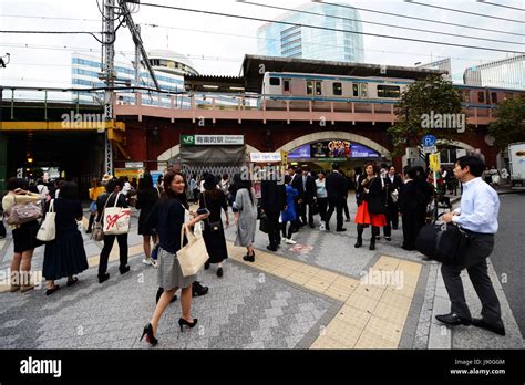 Yurakucho station hi-res stock photography and images - Alamy