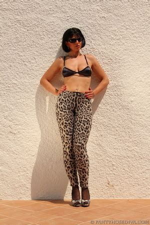 Brunette Pulls Cheetah Print Leggings Off But Leaves On Xxx Dessert