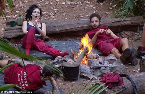 Ola Jordan Shows Off Her Sizzling Bikini Body By The Pool In Australia On Instagram Daily Mail