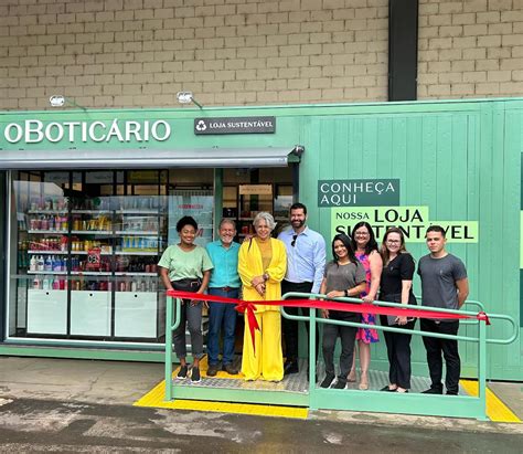 Uma tonelada de plástico reciclável O Boticário inaugura a primeira