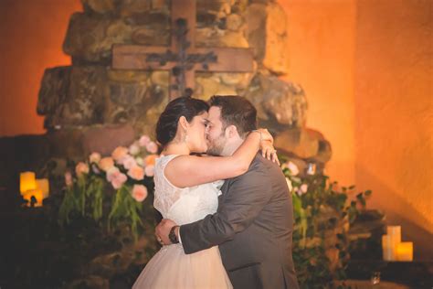 Iris and James First Kiss at Agave Estates