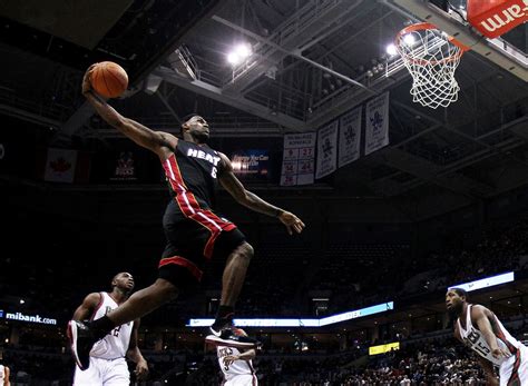 Download Lebron James Is Dunking - D Wade Lebron Dunk - WallpaperTip