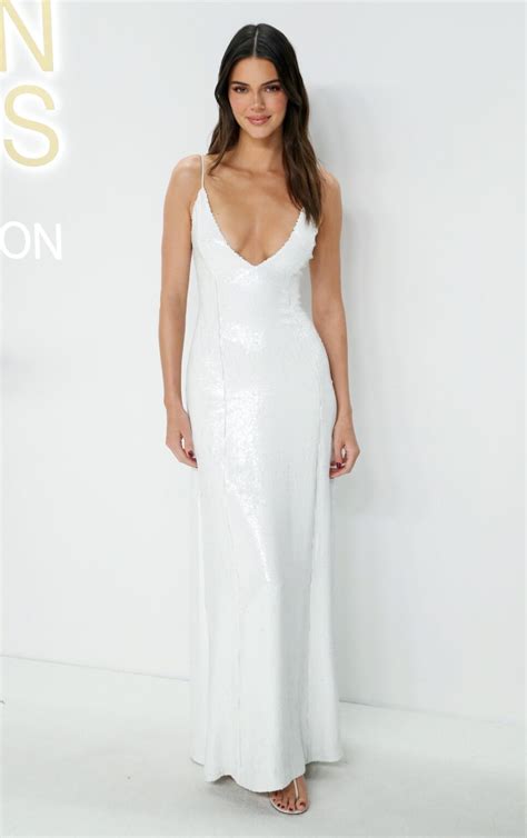 Kendall Jenner Braless Cleavage Hot Celebs Home