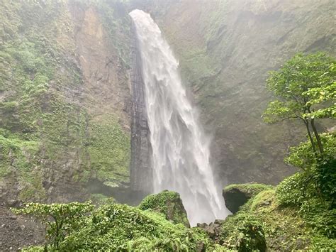 How to Explore Air Terjun Kabut Pelangi Waterfall in Lumajang, Indonesia