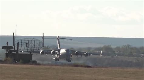 VIDEO Un avion C 17 Globemaster al NATO a aterizat la Mărculești