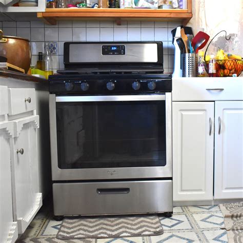 Whirlpool Freestanding Gas Range Review: Quick and Easy