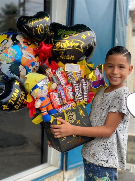 Regalo De Naruto Con Peluche Y Chocolates Arreglos Para Graduados