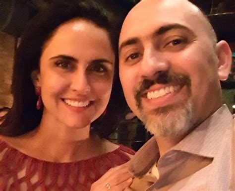 No Dia Do Seu Aniversário Carla Cecato Recebe Surpresa Do Marido Na Record E Faz Declaração