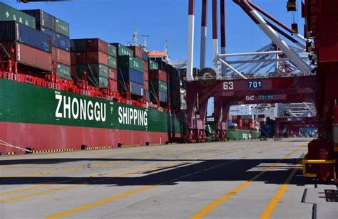 Chinas Largest Domestic Container Ship Makes Its Maiden Voyage To