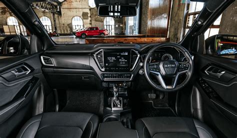discover  isuzu double cab bakkie  bakkie specs prices