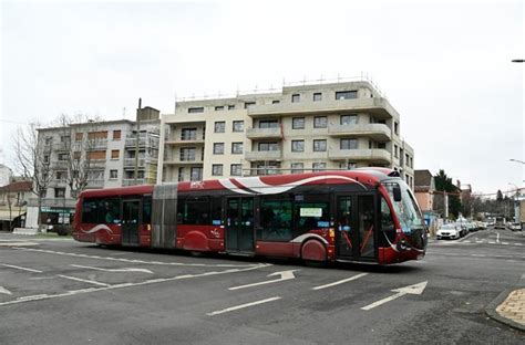 Attention Si Vous Prenez Le Tram Ou Le Bus Dans L Agglo De Clermont