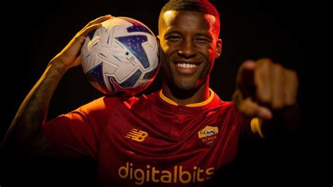 La Roma ufficializza Wijnaldum vestirà la 25 È unemozione Arriva