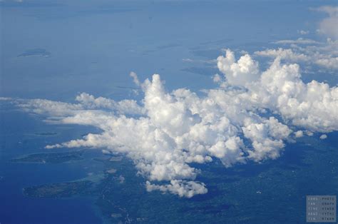 Mt Kanlaon Above Mt Kanlaon Approaching Iloilo My Solo Flickr