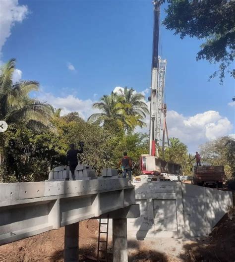 Ponte De Concreto Sobre O Rio Graja Est Sendo Finalizada Na Regi O De