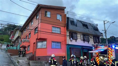 Incendio afectó a una residencial en Puerto Montt dos personas se