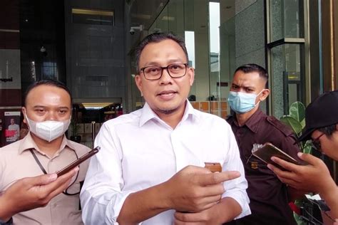 Kpk Sita Moge Triumph Hingga Mobil Land Cruiser Dari Rafael Alun Trisambodo