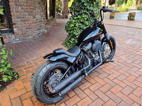 Umgebautes Motorrad Harley Davidson Softail Street Bob Fxbbs Von X