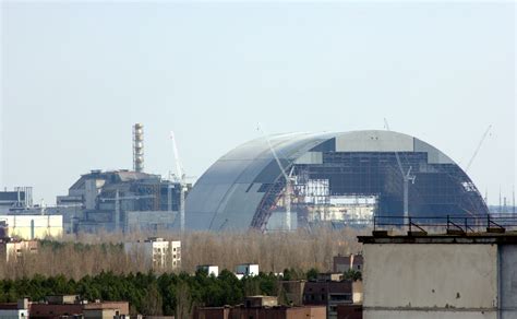 Ans Apr S Deux G Ants Fran Ais Du Btp Cr Ent Larche De Tchernobyl