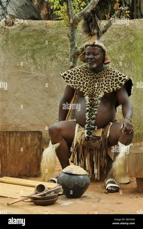 Traditional african beer ceremony hi-res stock photography and images - Alamy