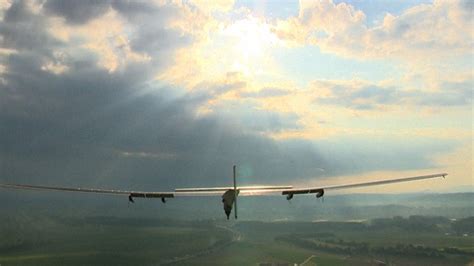 Solar Powered Plane Takes To The Air Solar Power Fly Around The