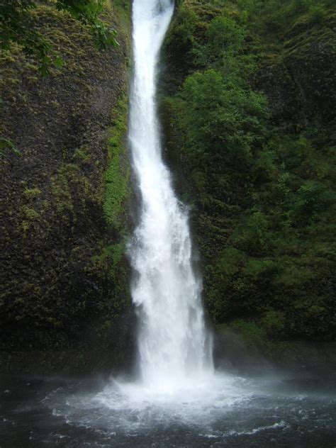 Matthew's Washington Trip: Waterfalls on Columbia River Gorge.