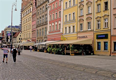 Wrocław 25 pokoi na wynajem w jednym mieszkaniu Dwie kuchnie na 27