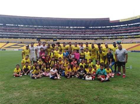 Celec Ep Electroguayas Fomenta El Deporte En Las Comunidades Vecinas A