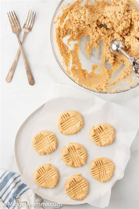 Peanut Butter Cookie Frosting Tastes Just Like Peanut Butter Cookies