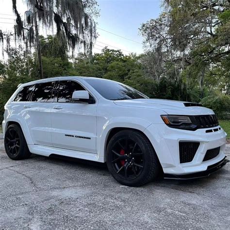 JEEP GRAND CHEROKEE WIDE BODY KIT SIDE SKIRTS SRT AND TRACKHAWK NEW for Sale - emgCarTech