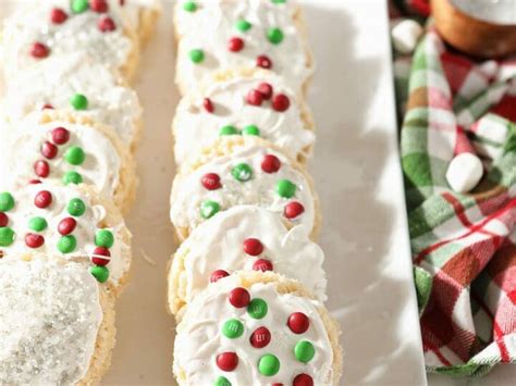 How To Make Easy Ornament Shaped Christmas Rice Krispie Treats