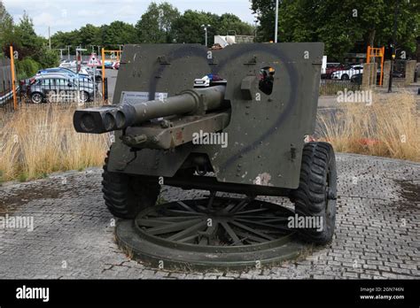 25 Pounder Field Gun Hi Res Stock Photography And Images Alamy