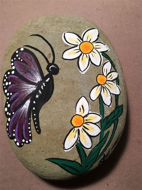 35 Super Colorful Flower Painted Rocks For Inspiration Artofit