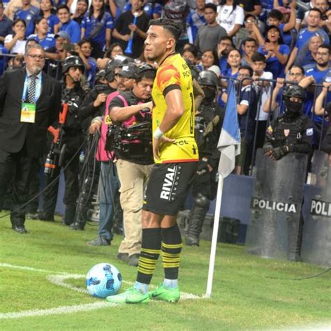 Así fue el retorno de Joao Rojas al estadio George Capwell como