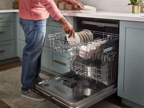 How to Clean a Dishwasher Filter in 3 Steps | Whirlpool in 2023 ...