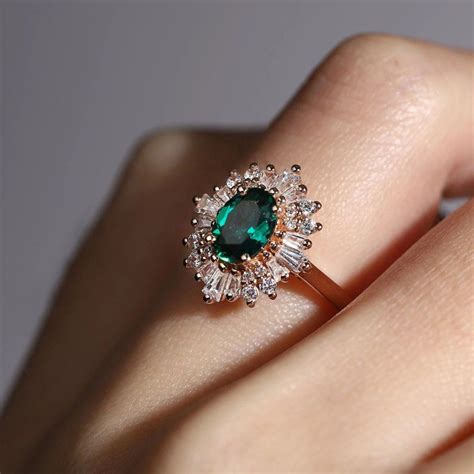 The Prettiest Affordable Engagement Rings Under Vintage