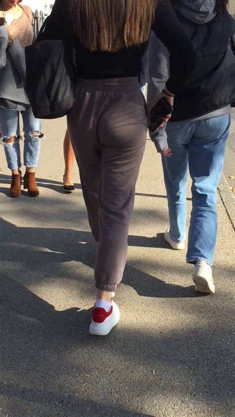 Lovely Teen Brunette Forum