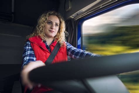 Número de mulheres no transporte rodoviário de cargas cresce 61 em São