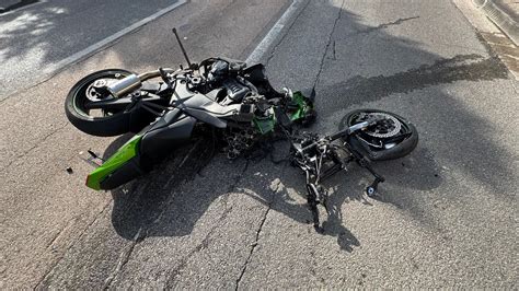 Marseille Un Motard Perd La Vie Dans Un Accident De La Route Aux