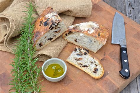 Olive And Rosemary No Knead Bread Olive Oil And Lemons Dina Honke