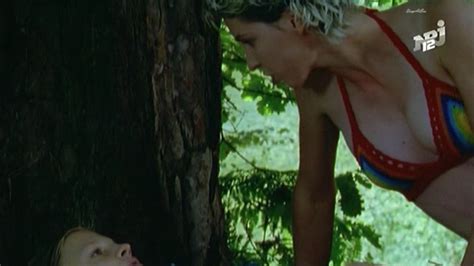 Naked Elise Perrier In Les Monos