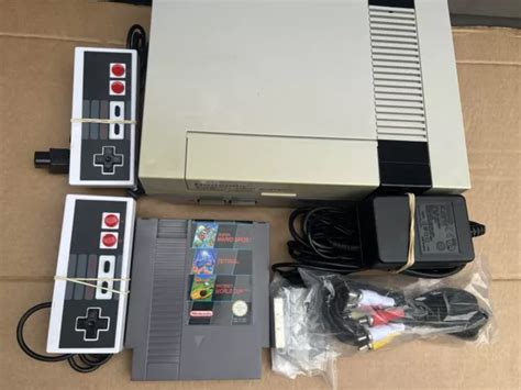 NINTENDO NES KONSOLE 1986 mit Super Mario Tetris Fußball 2 NES