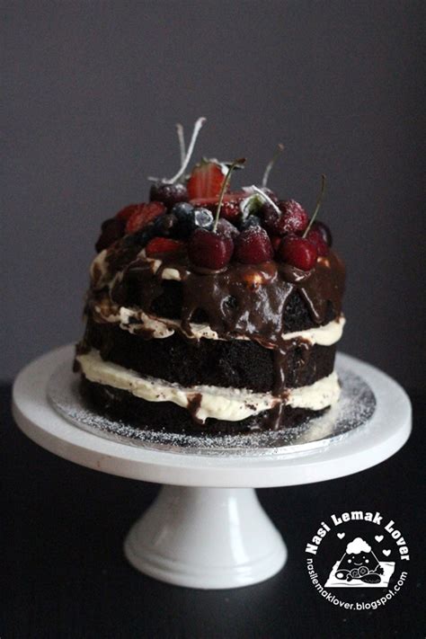 Nasi Lemak Lover Naked Devils Food Chocolate Cake With Berries