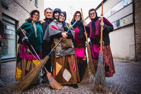 Chi Vien Di Notte Con Le Scarpe Tutte Rotte Scuola Dante Alighieri