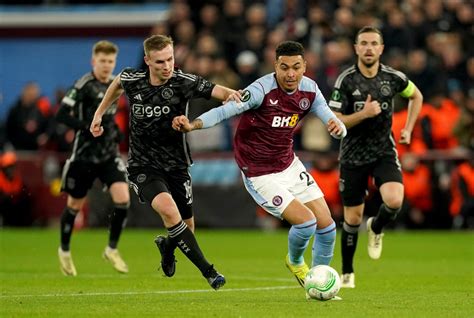 Onmachtig Ajax Verliest Met Tien Man Ruim Van Aston Villa Soccernews Nl