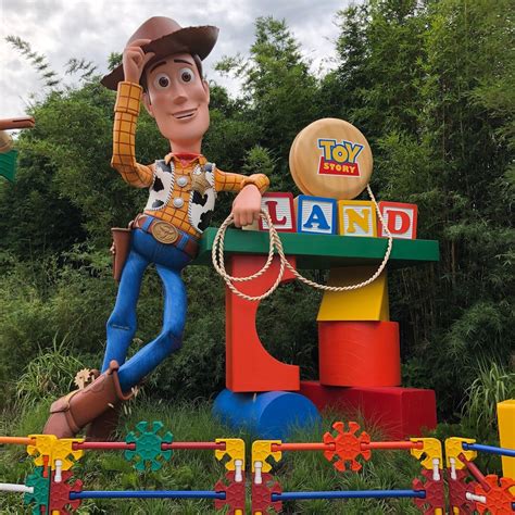 Guide To Toy Story Land At Disney World Disney Toy