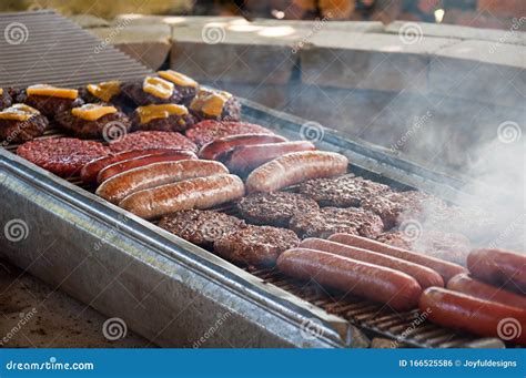 how to grill hot dogs and hamburgers