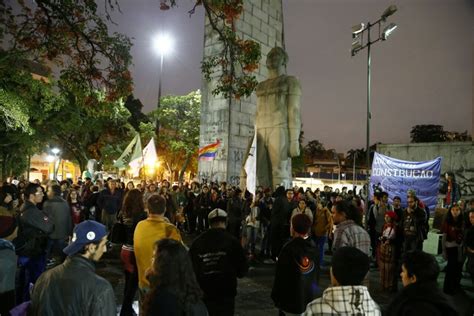 Manifestantes V O S Ruas De Curitiba Protestar Contra Pec Do Teto De