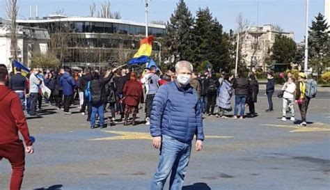 Tudorache Diamante Prezent La Protestul Anti Masca Din Piata Victoriei